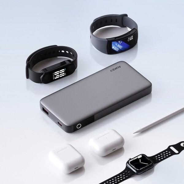 Actual product image Aukey Powerbank PB-Y41, 10000mAh, 30W (grey) (10000 mAh, 30 W, 37 Wh)