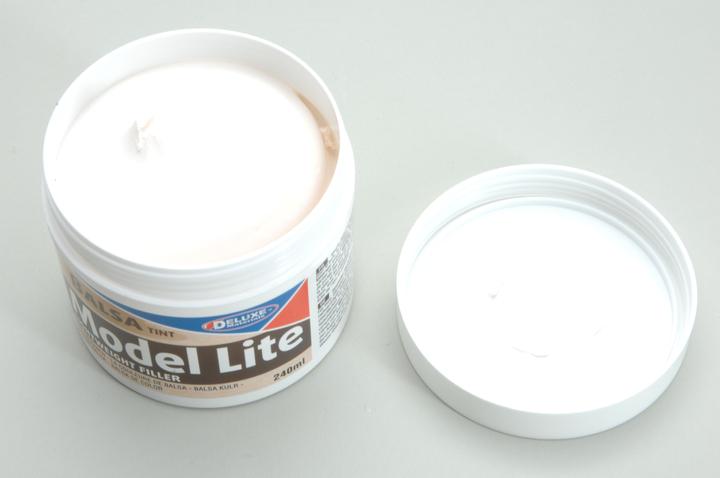Actual product image Deluxe Materials Model Lite Balsa Tint 240ml (240 ml)