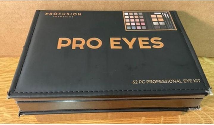Actual product image Profusion Pro Eyes 32 pc Professional Eye Kit - Eyeshadow, Brow Powder, Brushes