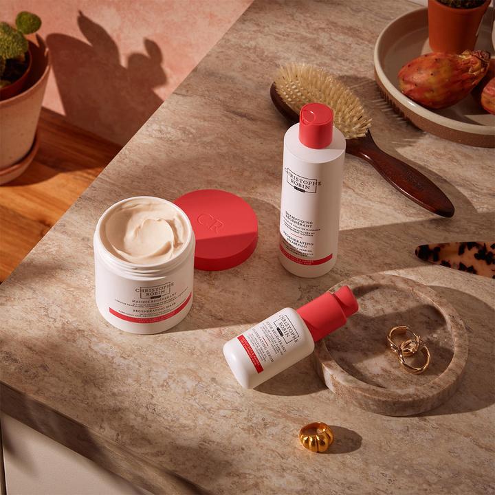 Actual product image Christophe Robin Regenerating Shampoo with Prickly Pear Oil (250 ml, Liquid shampoo)