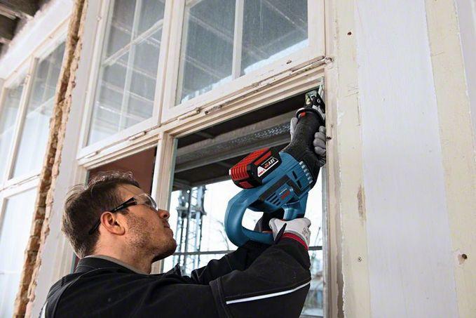 Produktbild Bosch Professional Akku-Säbelsäge inkl. 2. Akku, inkl. Koff
