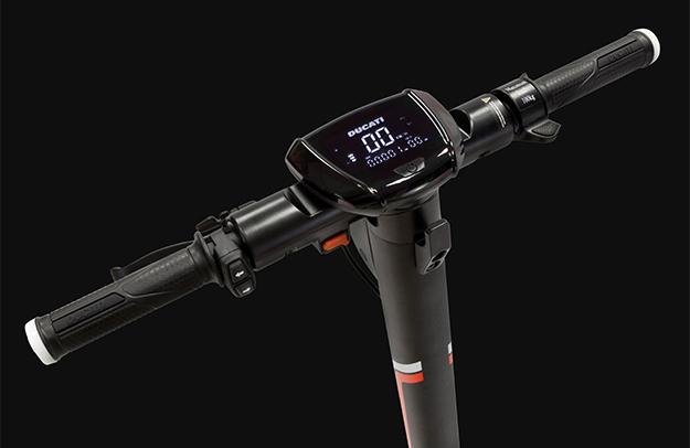 Immagine prodotto Ducati E-Scooter Pro-III (25 km/h, 50 km, 350 W)