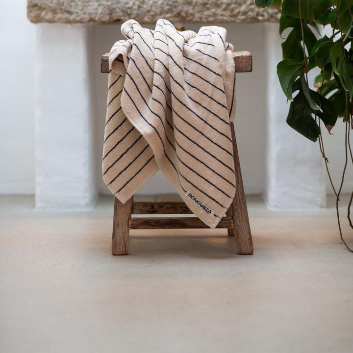 Actual product image Bongusta Naram Bath Towels - Crème & ink (70 x 140 cm)