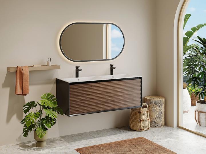 Dunkel Naturfarben, Schwarz, Weiss