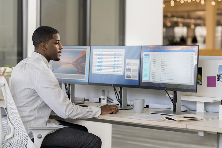 Actual product image HP E24d G4 (1920 x 1080 pixels, 23.80")