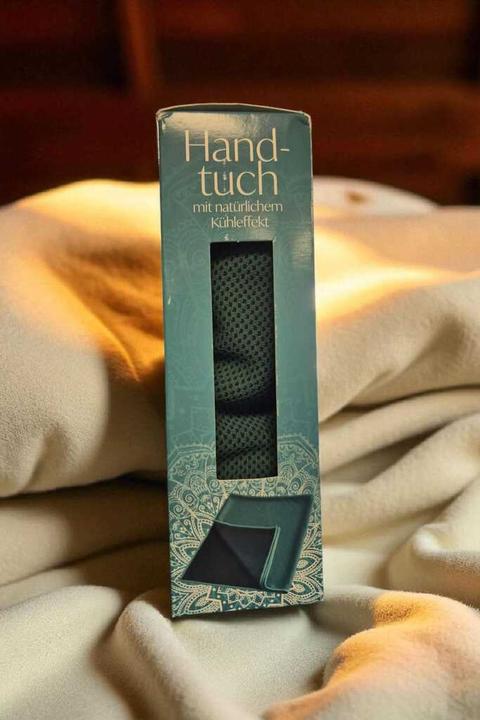 Actual product image Champ Handtuch mit Kühleffekt (70 x 30 cm)