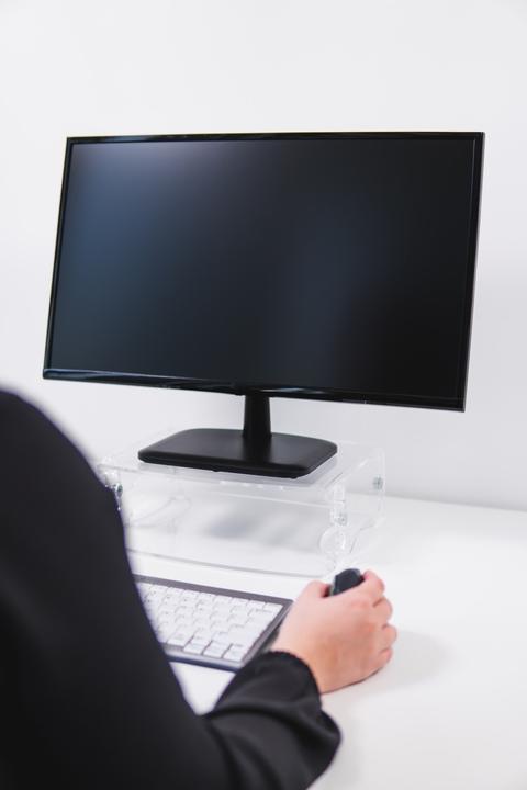 Actual product image Bakker Elkhuizen Monitor standQriser1303126550kghen adjustabletransparent (Table, 30", 10 kg)