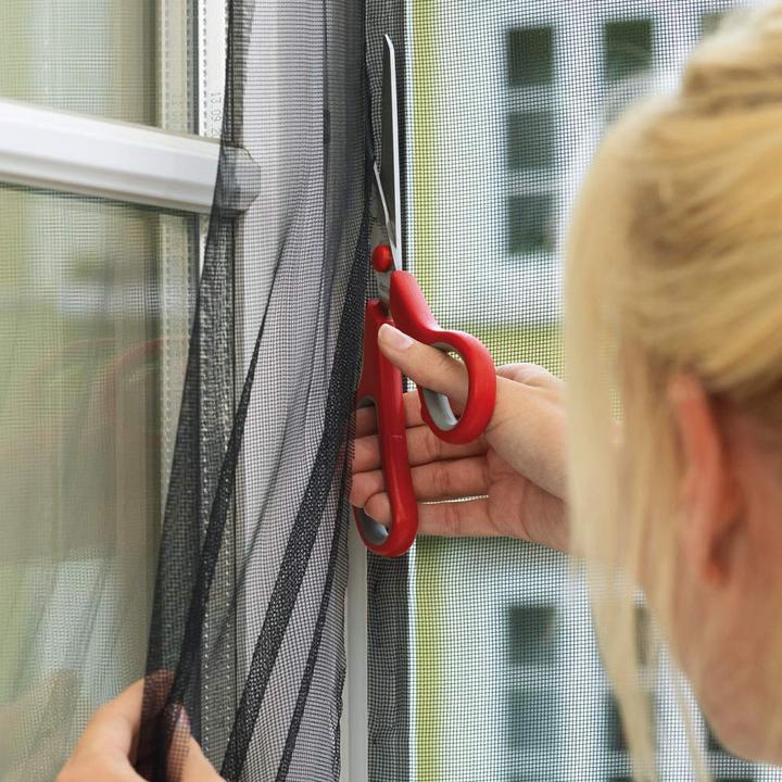 Produktbild tesa Insektenschutz STANDARD für Fenster, zweiteilig, mit Klettband, ohne Bohren (65 x 220 cm)