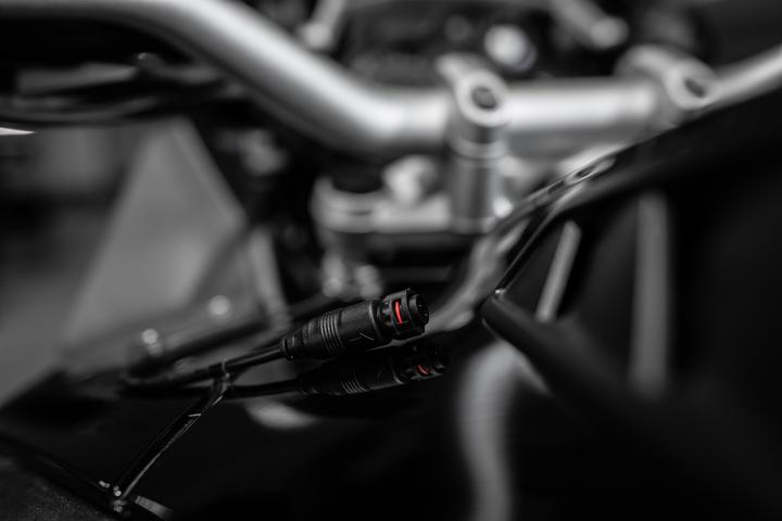 Actual product image TomTom Charging cable