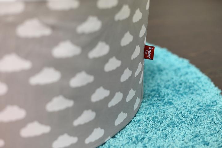 Image du produit Knorrtoys Bällebad soft - "Grey white clouds" - 300 balls creme/grey/rose (ca. 6cm Durchmesser)