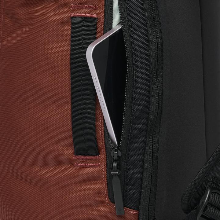 Actual product image Black Diamond Street Creek 30 Rt Backpack (30 l)