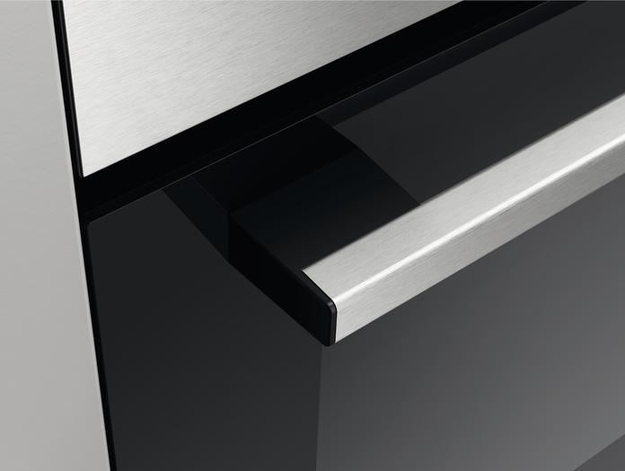 Actual product image Zanussi ZOPKE6X3