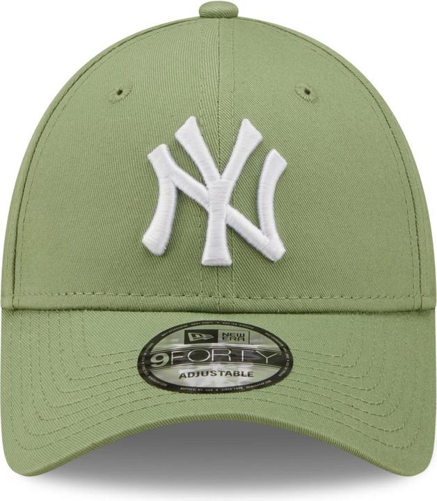 Actual product image New Era 9Forty Strapback New York Yankees Jade