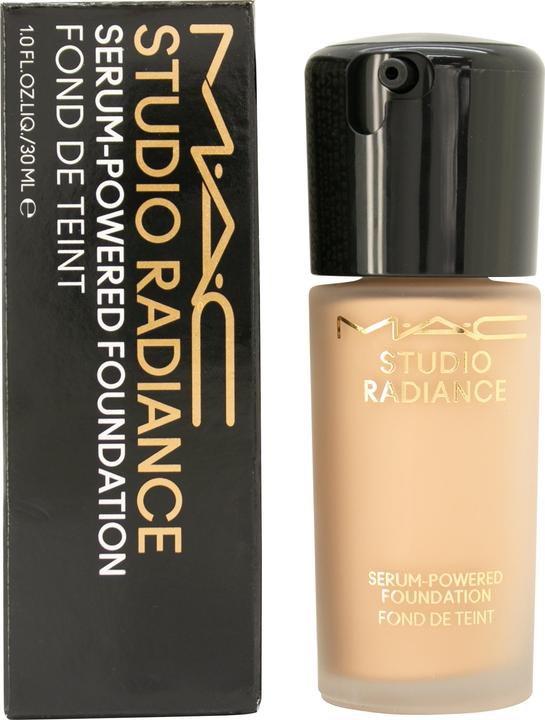 Produktbild MAC Cosmetics M.A.C. Studio Rad Serum Pow Fond de Teint NC15 (NC15)