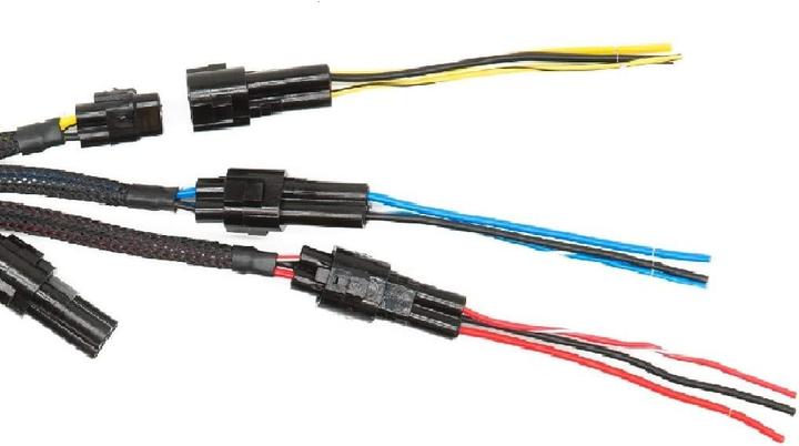 Produktbild Hex 4 Kanal Zubehörmanager CAN Bus ezCAN