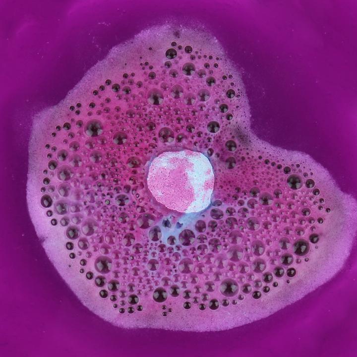 Produktbild Gift Republic Badebombe Llama Poo (Badekugeln)