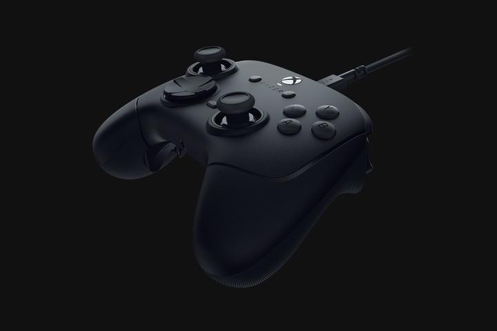 Image du produit Razer Wolverine V3 Tournament Edition, noir - Manette e-sport filaire pour Xbox & PC (Xbox Series S, Xbox One S, PC, Xbox One X, Xbox Series X)
