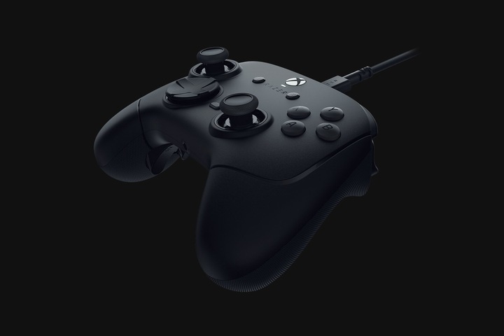 Image du produit Razer Wolverine V3 Tournament Edition, noir - Manette e-sport filaire pour Xbox & PC (Xbox Series S, Xbox One S, PC, Xbox One X, Xbox Series X)