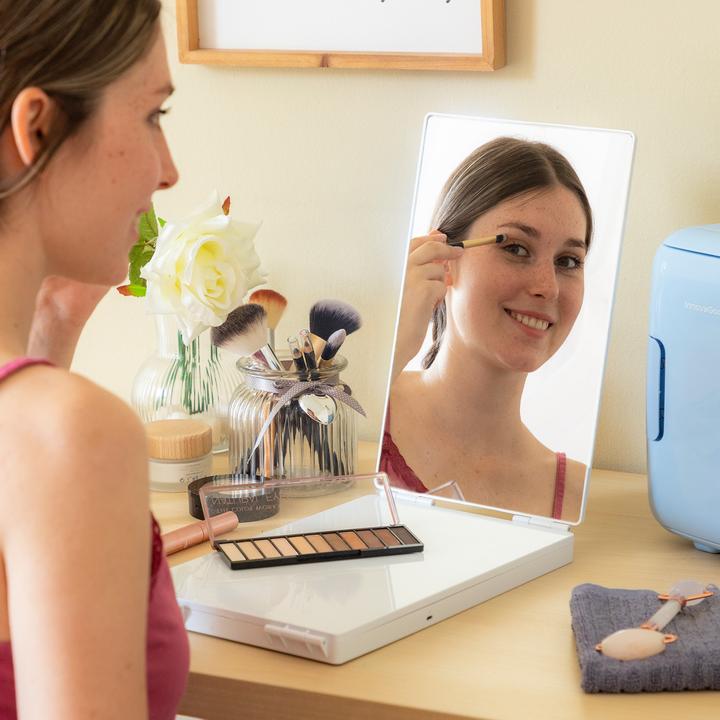 Actual product image InnovaGoods Bathroom mirror with LED - 360º SINE - Lithium battery (32 x 6 x 24 cm)