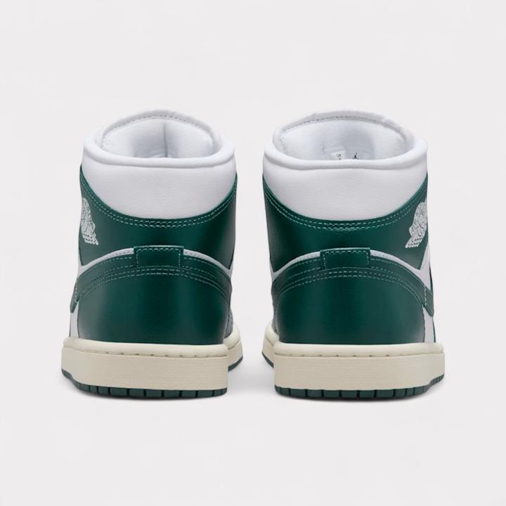 Actual product image Jordan Air 1 Mid (40.5)