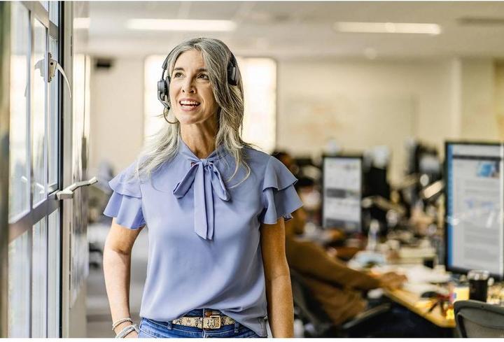 Produktbild Poly Voyager 4310 + BT700 Dongle (Kabellos, USB-C, Microsoft Teams)