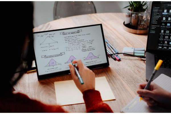 Actual product image Verbatim PMT-14 Portable Touchscreen Monitor 14" Full HD 1080p Metal Housing (1920 x 1080 pixels, 14")