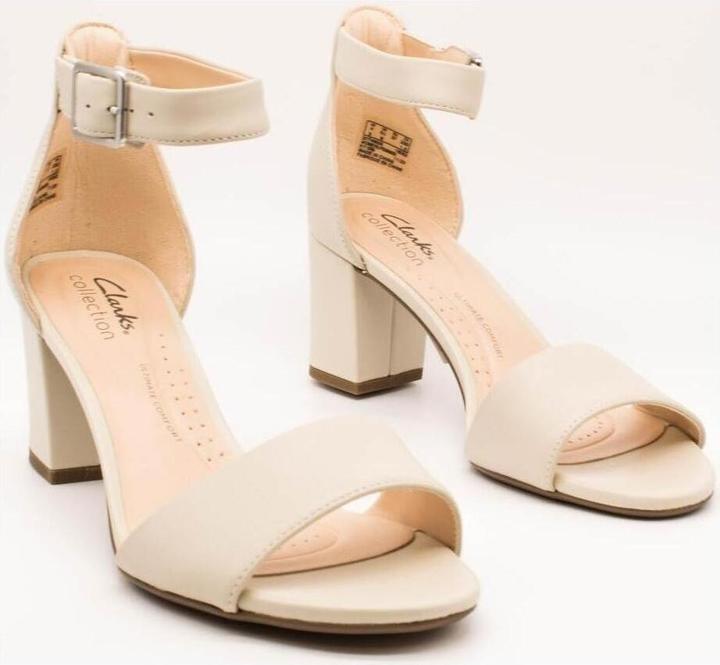Actual product image Clarks Deva Mae Pumps (36)