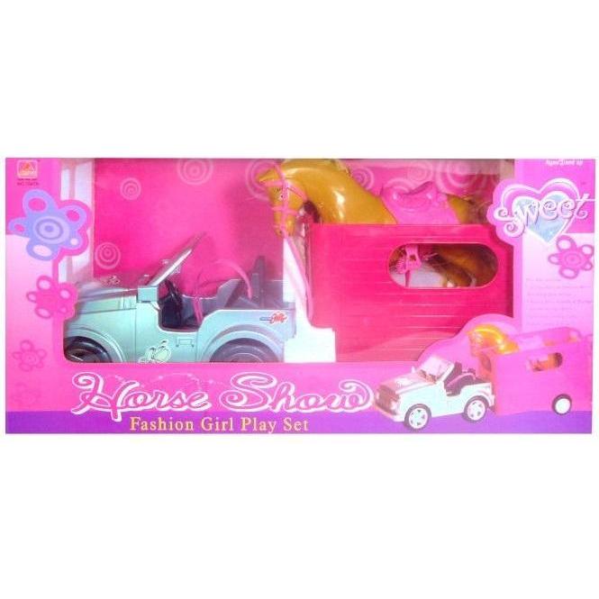 Swede Ein Auto mit Anhänger und einem Pferd (35927841)