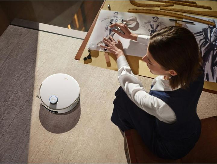 Actual product image Mova V50 Ultra (24000 Pa, Wiping pads (rotating))