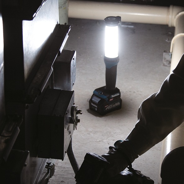 Produktbild Makita 40V LED-Akku-Werkstattleuchte ML002G (710 lm)