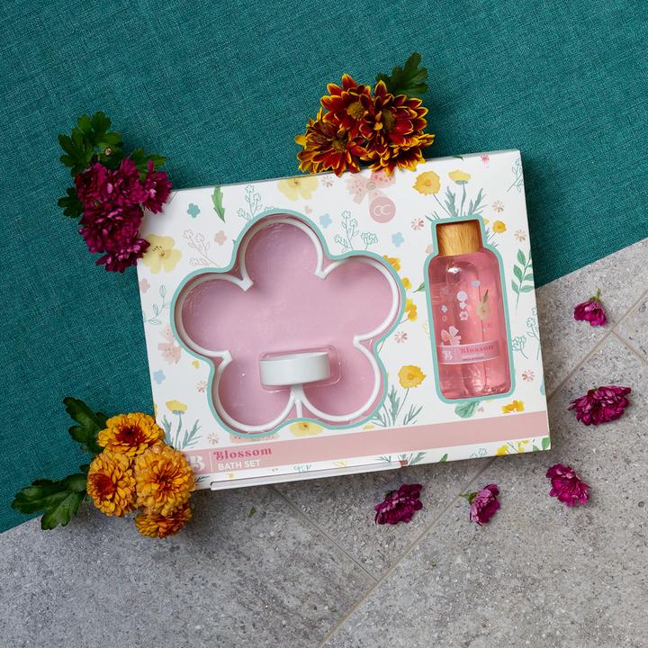 Image du produit Accentra Set de bain BLOSSOM en coffret cadeau, comprenant un gel douche 100ml, un bougeoir en forme de (Set soin capillaire)