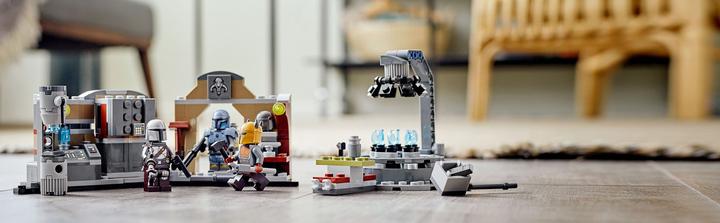 Produktbild LEGO Die mandalorianische Schmiede der Waffenschmiedin (75319, LEGO Seltene Sets)