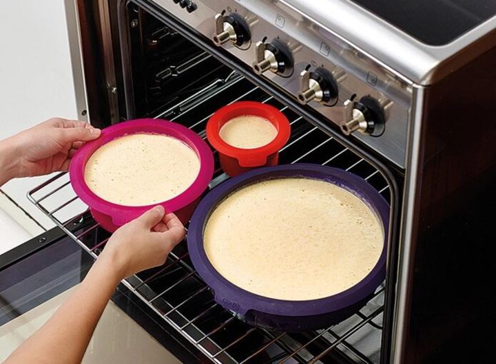 Actual product image Lékué cake kit