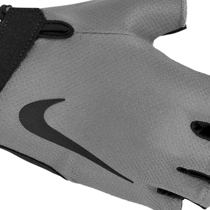 Produktbild Nike Essential Fitness (L)