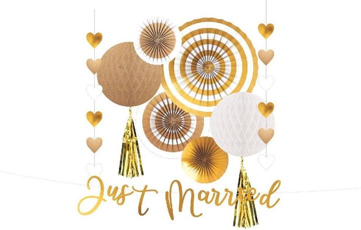Actual product image Magni Amscan 9913247 - Wedding Decoration Just Married, 9-piece Set with Hanging Decoration (6 Piece)