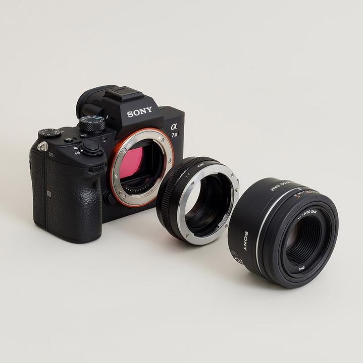 Image du produit Urth Objectif Sony A (Minolta AF) sur boîtier Sony E