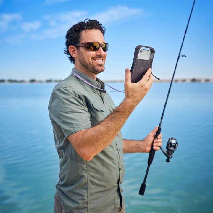 Actual product image Nite Ize RunOff™ Waterproof Phone Case (Universal)