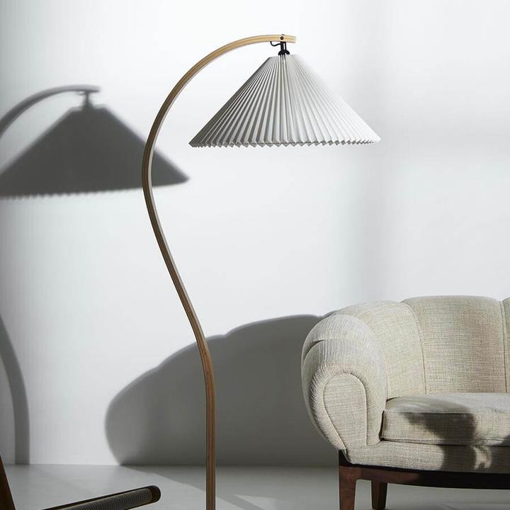 Produktbild Gubi Timberline Stehleuchte White/Oak/Birch (E27)