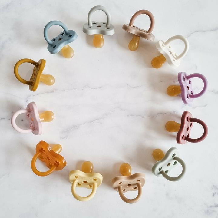 Produktbild Hevea Nuggi Orthodontic 2 Stk. Sand/Tan Beige 3-36 Monate (2 x, 3 - 36 Monate)