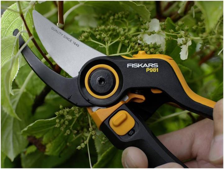 Image du produit Fiskars Gartenschere Bypass X-series DualAction P981