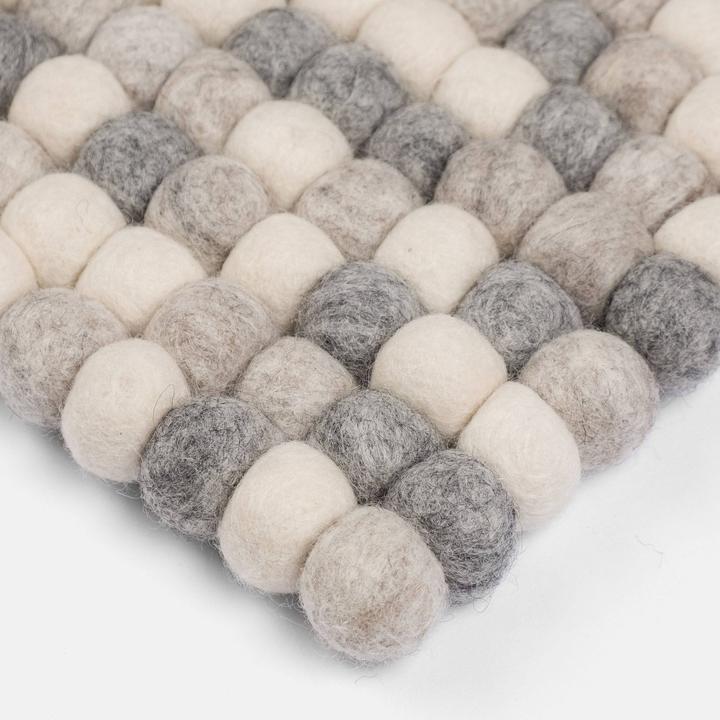 Produktbild Myfelt Hella Filzkugelteppich eckig (70 x 100 cm)