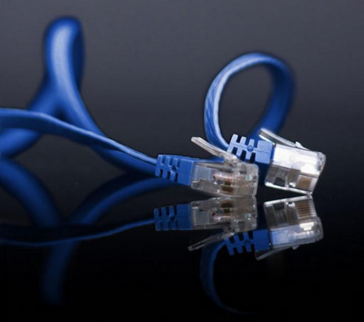 Produktbild Shiverpeaks Patchkabel flach U/UTP Cat.6 blau 3,0m (U/UTP, CAT6, 3 m)