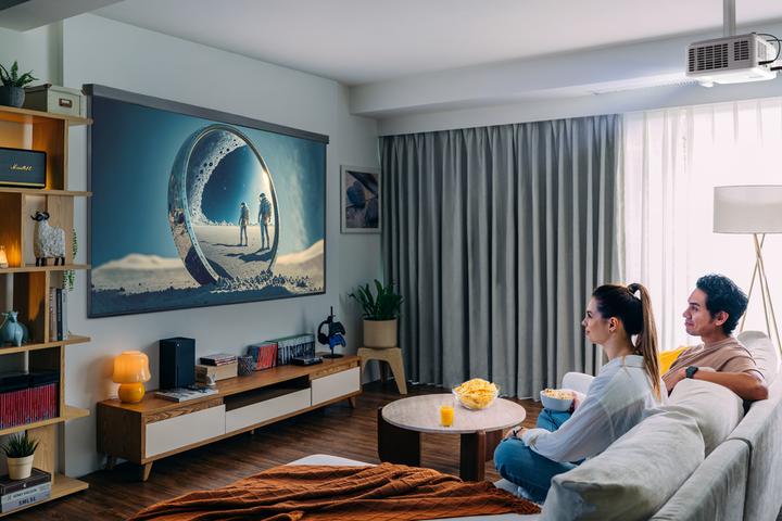 Actual product image Viewsonic LX700-4K (UHD, 3500 lm, 1.06 - 1.45:1)