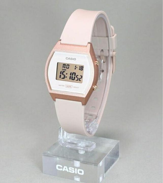 Actual product image Casio Vintage Edgy (Digital watch, 38.90 mm)