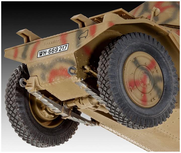 Produktbild Revell Armoured Scout Vehicle P204(f)