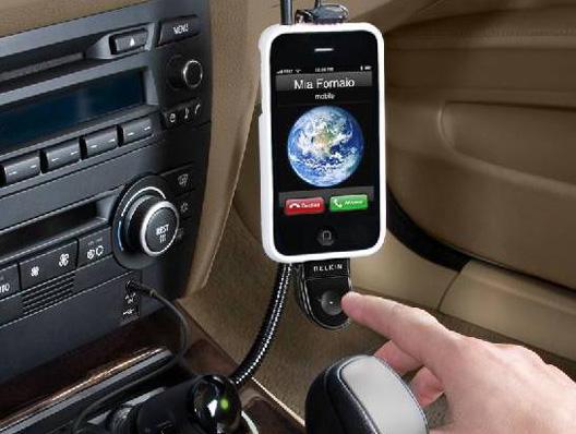 Produktbild Belkin TuneBase FM X, Freisprechanlage und FM Transmitter