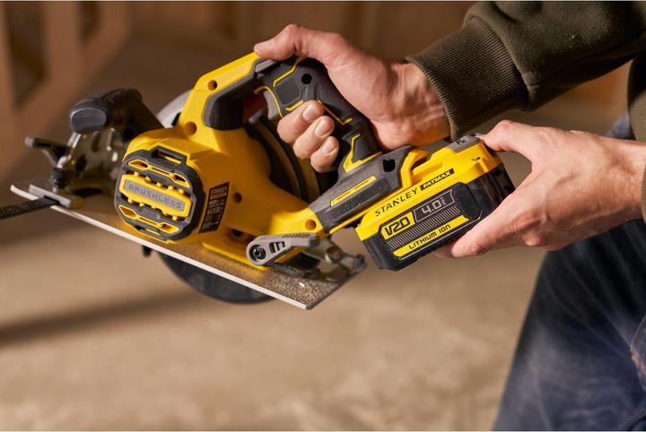 Actual product image Stanley FatMax V20 cordless circular saw SFMCS550M2K (18V, 4.0Ah, brushless, tool-less cutting depth)
