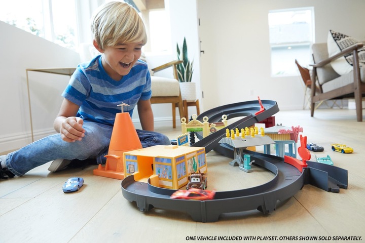 Produktbild Mattel Disney Cars Radiator Springs Rennset