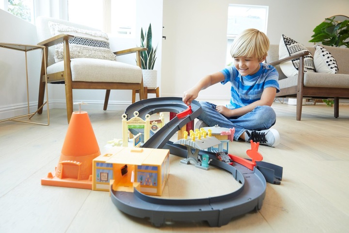 Produktbild Mattel Disney Cars Radiator Springs Rennset