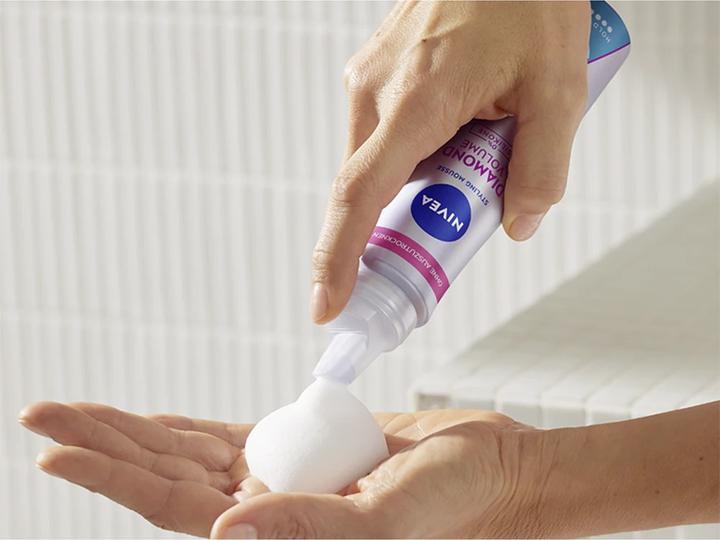 Actual product image NIVEA Diamond Volume Care (Volume foam, 150 ml)